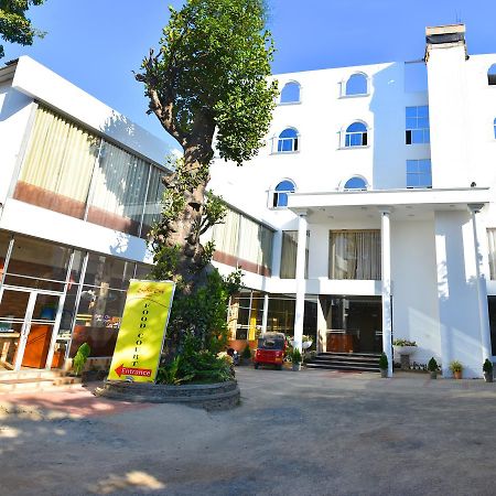 Capitalcity Hotel Badulla Extérieur photo